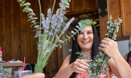 flower arranging thumbnail